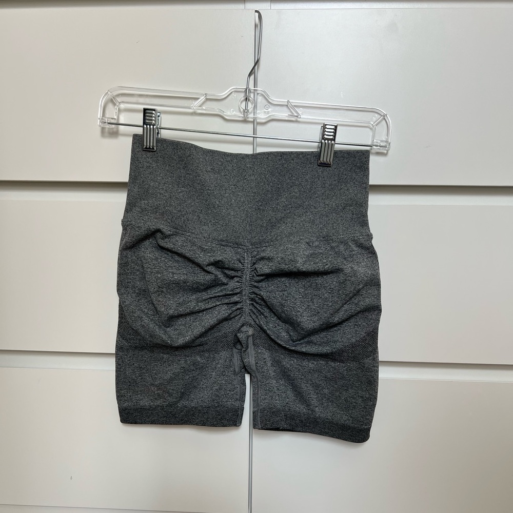 ATHLETIC WORKOUT SHORTS (size: women’s small)